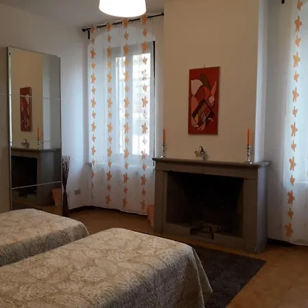 民宿 Stanza In Condiviso Nel Centro Storico Di