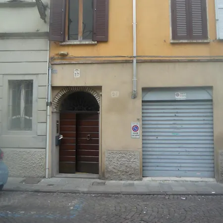 Stanza In Condiviso Nel Centro Storico Di 帕爾馬