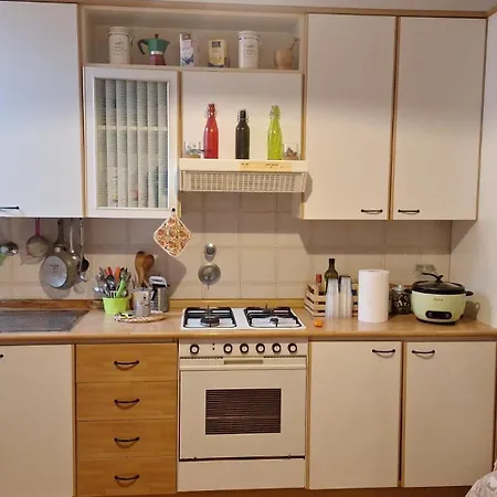 Homestay Stanza In Condiviso Nel Centro Storico Di Parma