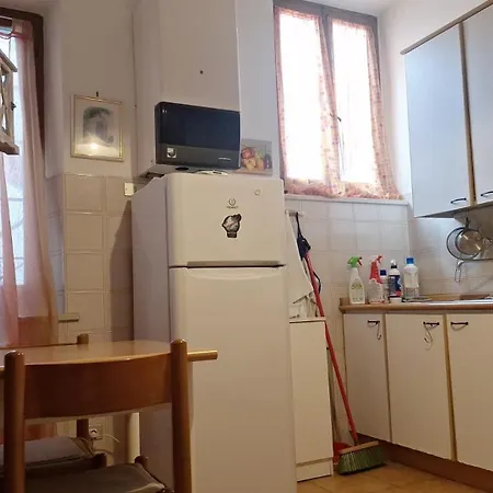 Stanza In Condiviso Nel Centro Storico Di 民宿 帕爾馬