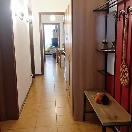 Stanza In Condiviso Nel Centro Storico Di * 帕爾馬