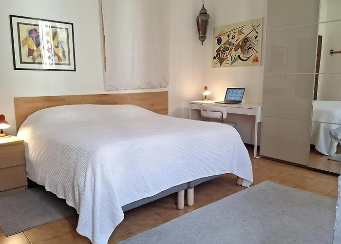 民宿 Stanza In Condiviso Nel Centro Storico Di