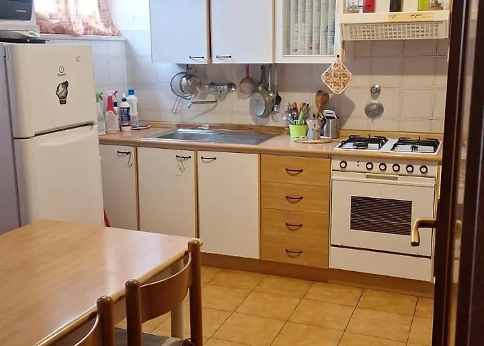 民宿 Stanza In Condiviso Nel Centro Storico Di