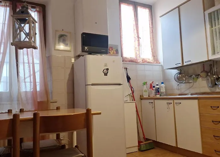 Stanza In Condiviso Nel Centro Storico Di 民宿 帕爾馬